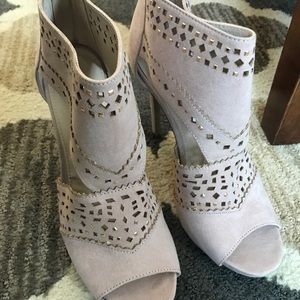 Jennifer Lopez Soft Pink Suede High Heel Sandals